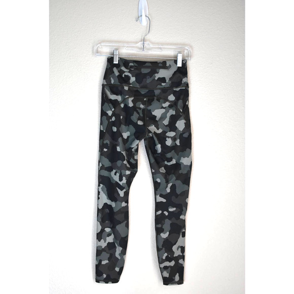 Athleta Lightning Stash Pocket Olive Camo Size XS - Picture 4 of 7
